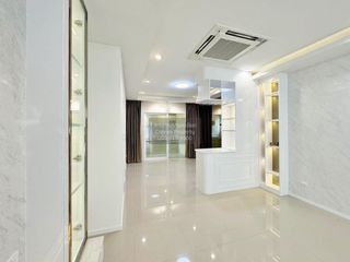 For sale 3 bedrooms townhouse in Prawet, Bangkok