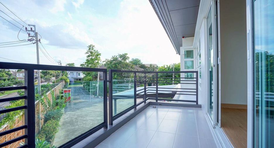 For sale 3 bedrooms house in Khan Na Yao, Bangkok
