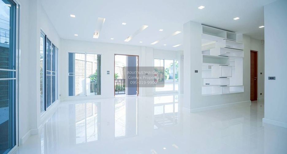 For sale 3 bedrooms house in Khan Na Yao, Bangkok