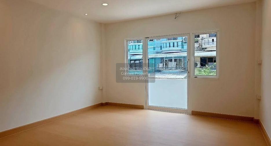 For sale 3 bedrooms townhouse in Nong Khaem, Bangkok