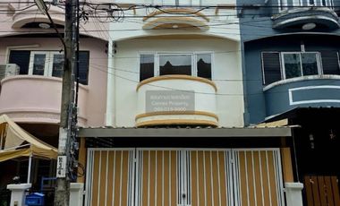 For sale 3 bedrooms townhouse in Nong Khaem, Bangkok