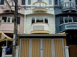 For sale 3 bedrooms townhouse in Nong Khaem, Bangkok