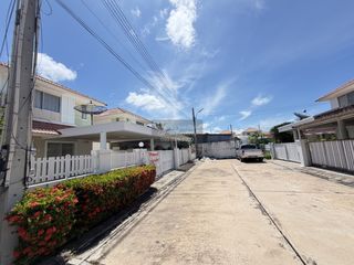For sale 3 bedrooms house in Mueang Chon Buri, Chonburi