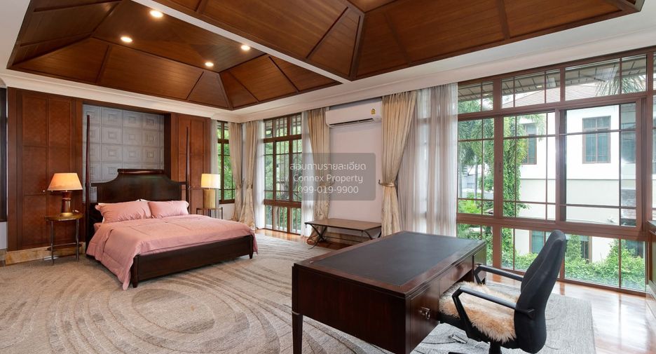 For sale 5 bedrooms house in Watthana, Bangkok
