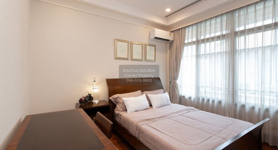 For sale 5 bedrooms house in Watthana, Bangkok