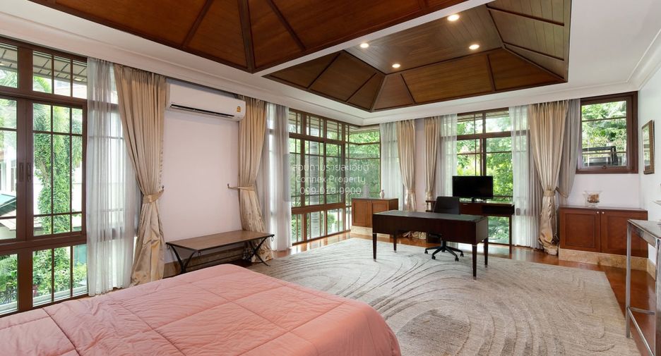 For sale 5 bedrooms house in Watthana, Bangkok