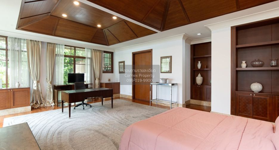For sale 5 bedrooms house in Watthana, Bangkok