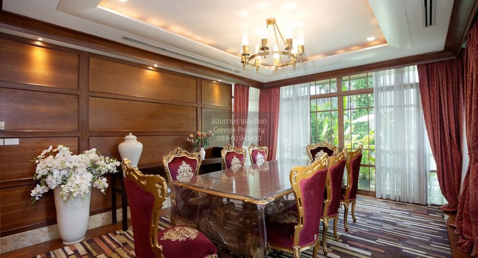 For sale 5 bedrooms house in Watthana, Bangkok