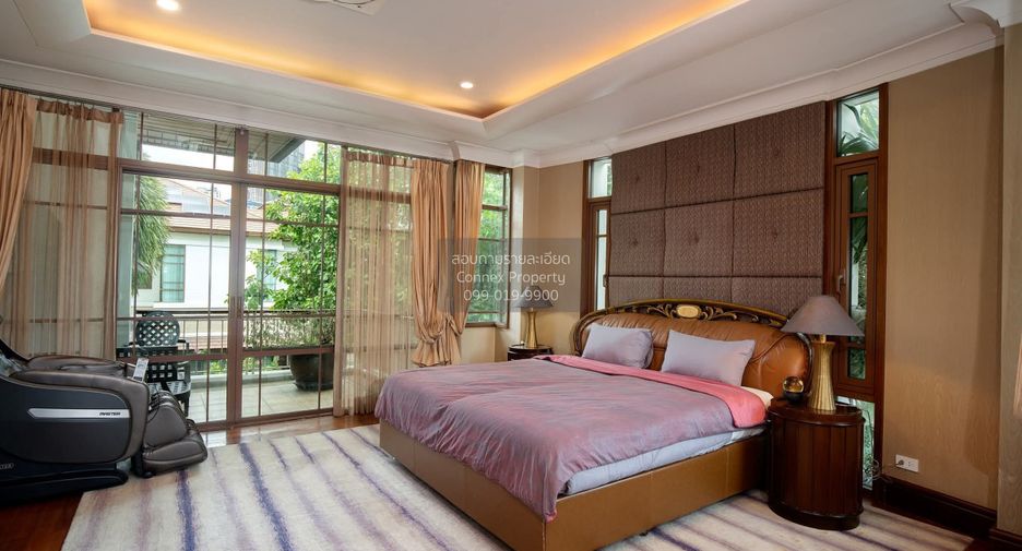For sale 5 bedrooms house in Watthana, Bangkok