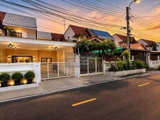 For sale 5 bedrooms townhouse in Bang Bua Thong, Nonthaburi