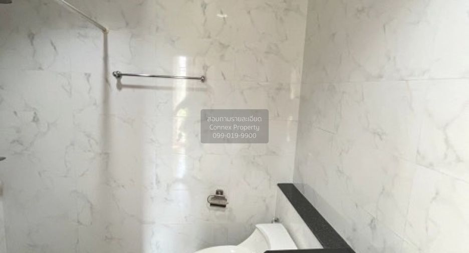 For sale 4 bedrooms townhouse in Watthana, Bangkok