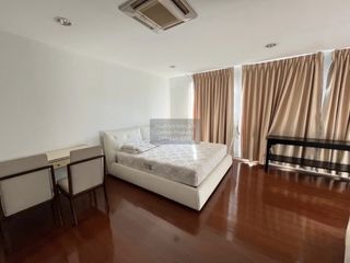 For sale 4 bedrooms townhouse in Watthana, Bangkok