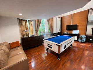 For sale 4 bedrooms townhouse in Watthana, Bangkok