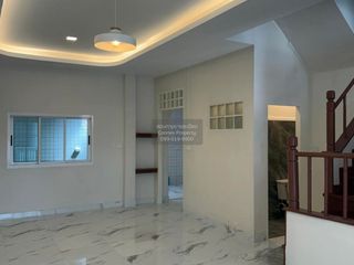 À vendre 3 chambres maison de ville à Khlong Luang, Pathum Thani