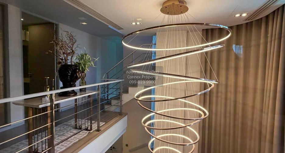 For sale 3 bedrooms condo in Watthana, Bangkok