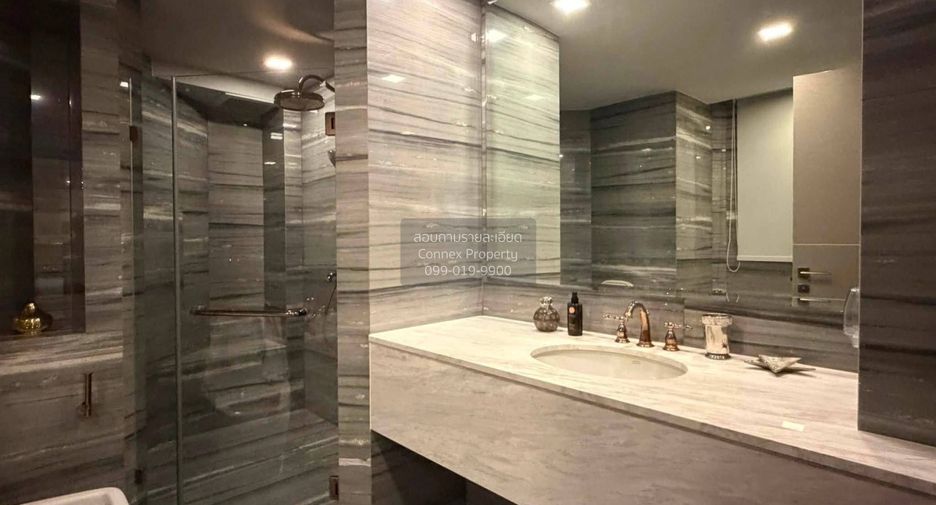 For sale 3 bedrooms condo in Watthana, Bangkok