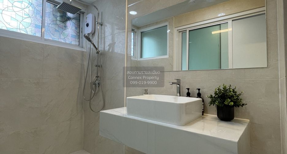 For sale 1 bed condo in Bang Kapi, Bangkok