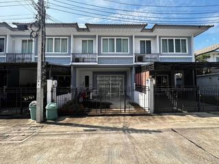 For rent 3 bedrooms townhouse in Bang Kruai, Nonthaburi