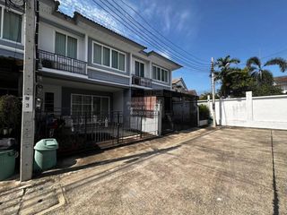 For rent 3 bedrooms townhouse in Bang Kruai, Nonthaburi