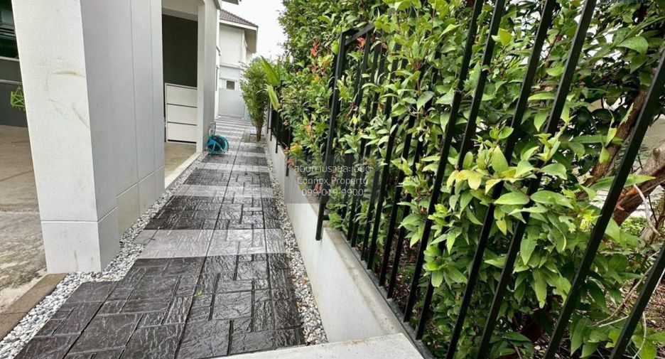 For rent 3 bedrooms house in Khlong Sam Wa, Bangkok