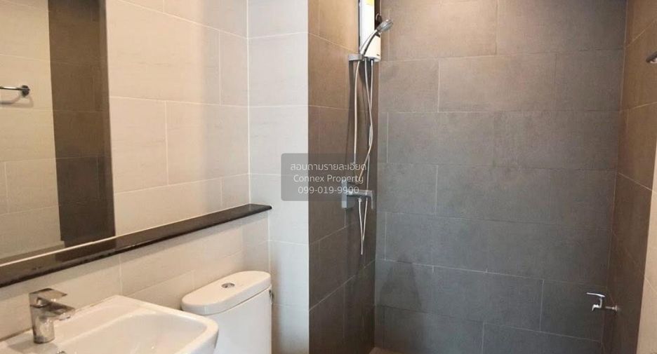 For rent 4 bedrooms townhouse in Bang Kapi, Bangkok