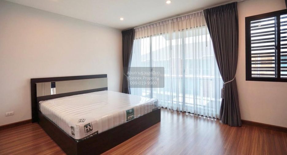 For rent 4 bedrooms townhouse in Bang Kapi, Bangkok