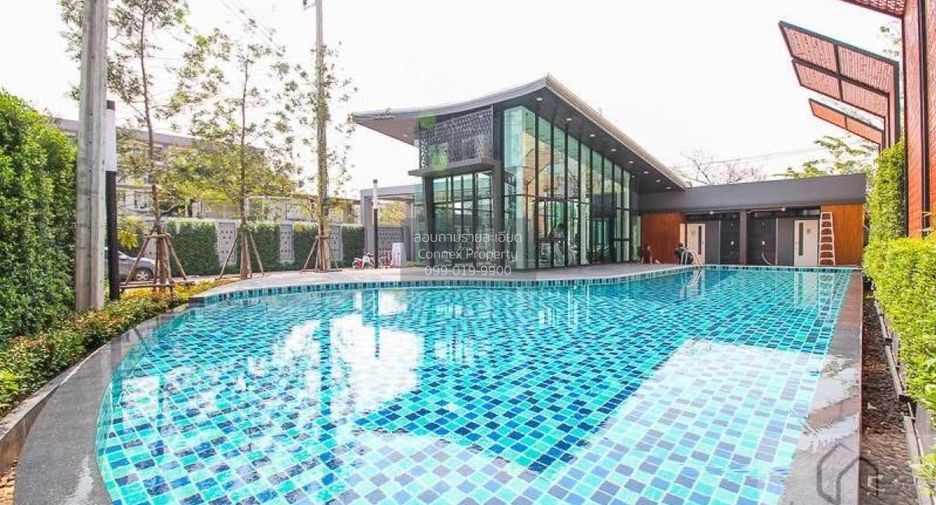 For rent 4 bedrooms townhouse in Bang Kapi, Bangkok