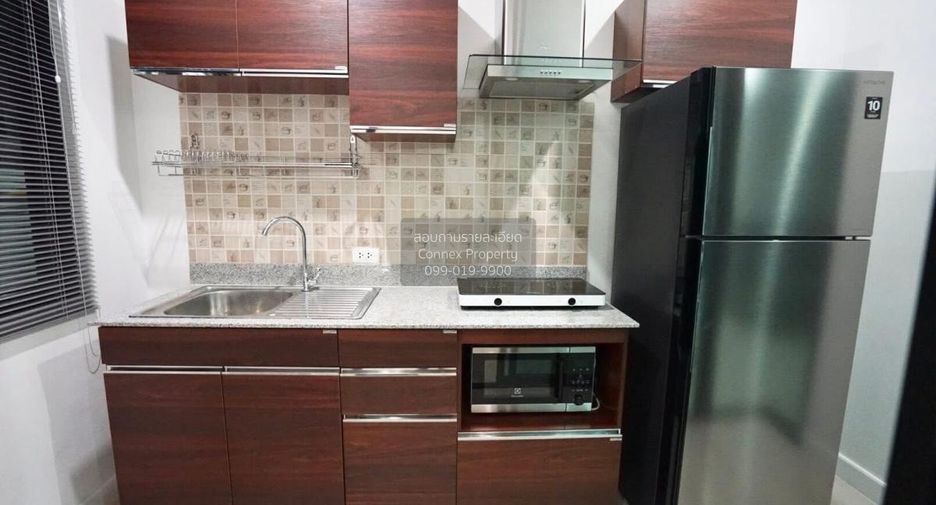 For rent 4 bedrooms townhouse in Bang Kapi, Bangkok
