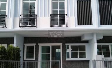 For rent 3 bedrooms townhouse in Bang Phli, Samut Prakan