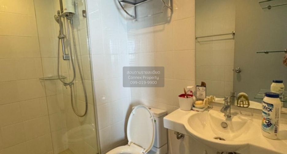 For rent 2 bedrooms condo in Thon Buri, Bangkok