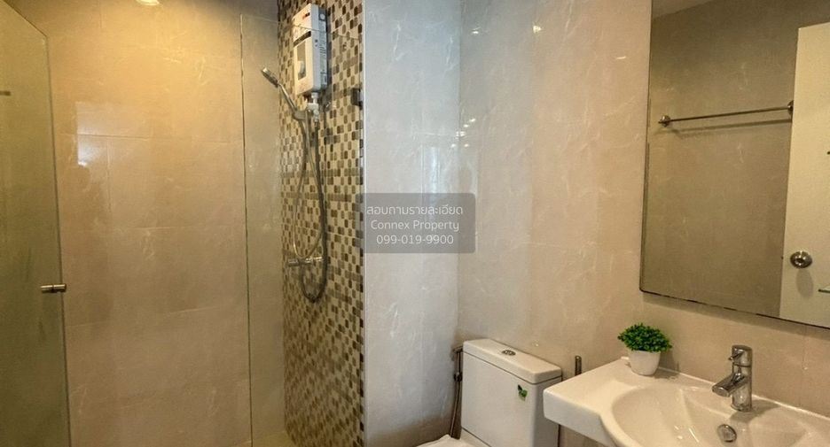For rent 2 bedrooms condo in Thon Buri, Bangkok
