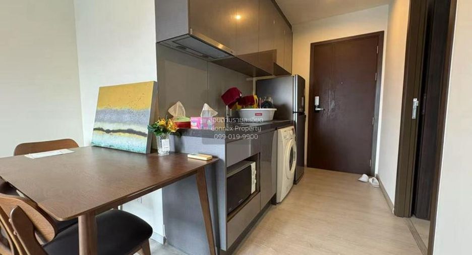 For rent 2 bedrooms condo in Huai Khwang, Bangkok