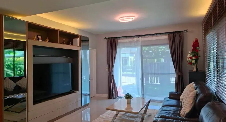 For rent 4 bedrooms house in Bang Phli, Samut Prakan