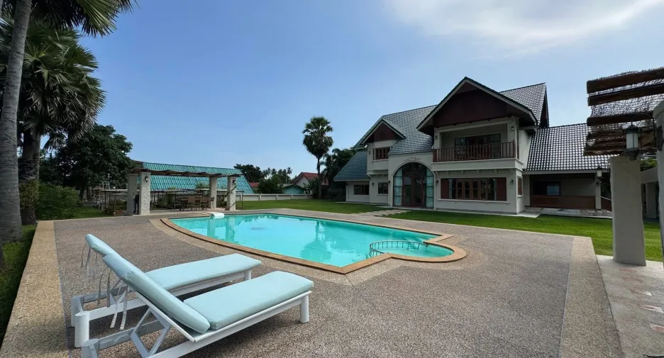 For sale 5 ベッドルーム villa in Mueang Phuket, Phuket