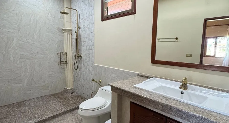 For sale 5 ベッドルーム villa in Mueang Phuket, Phuket