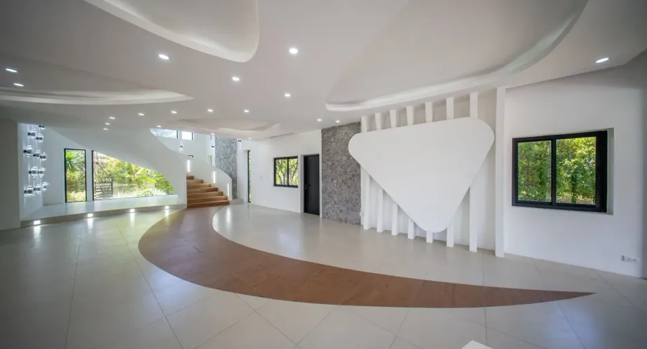For sale 4 bedrooms villa in Huay Yai, Pattaya