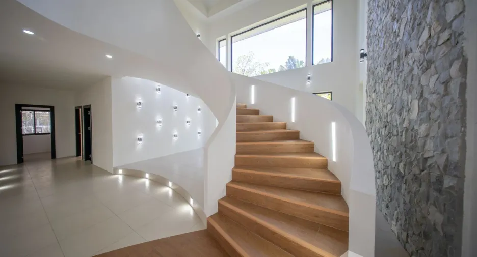 For sale 4 bedrooms villa in Huay Yai, Pattaya