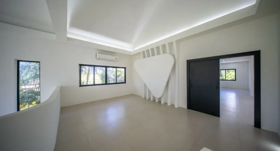 For sale 4 bedrooms villa in Huay Yai, Pattaya
