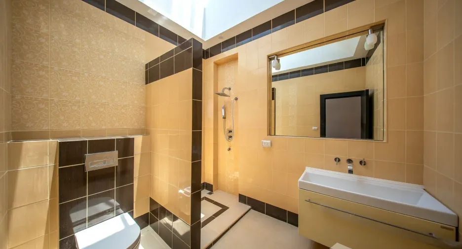 For sale 4 bedrooms villa in Huay Yai, Pattaya