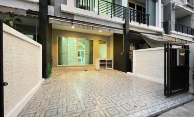 For rent 3 bedrooms house in Bang Kapi, Bangkok