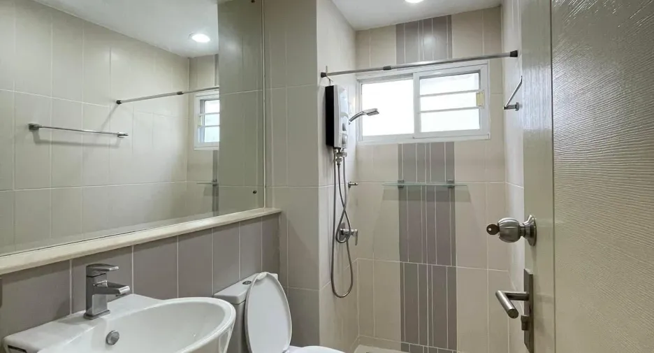 For rent 3 bedrooms house in Bang Kapi, Bangkok