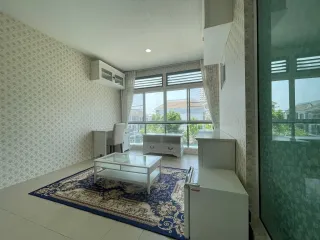 For rent 3 bedrooms house in Bang Kapi, Bangkok