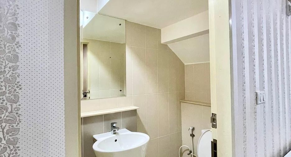 For rent 3 bedrooms house in Bang Kapi, Bangkok