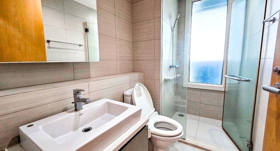For rent and for sale 3 bedrooms condo in Khlong Toei, Bangkok