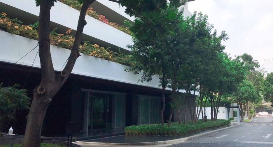 For rent 2 bedrooms condo in Watthana, Bangkok