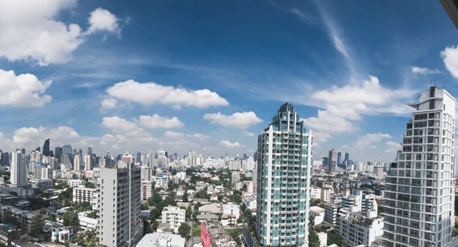 For rent 2 bedrooms condo in Watthana, Bangkok