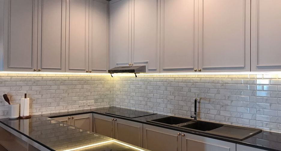 For rent 2 bedrooms condo in Watthana, Bangkok