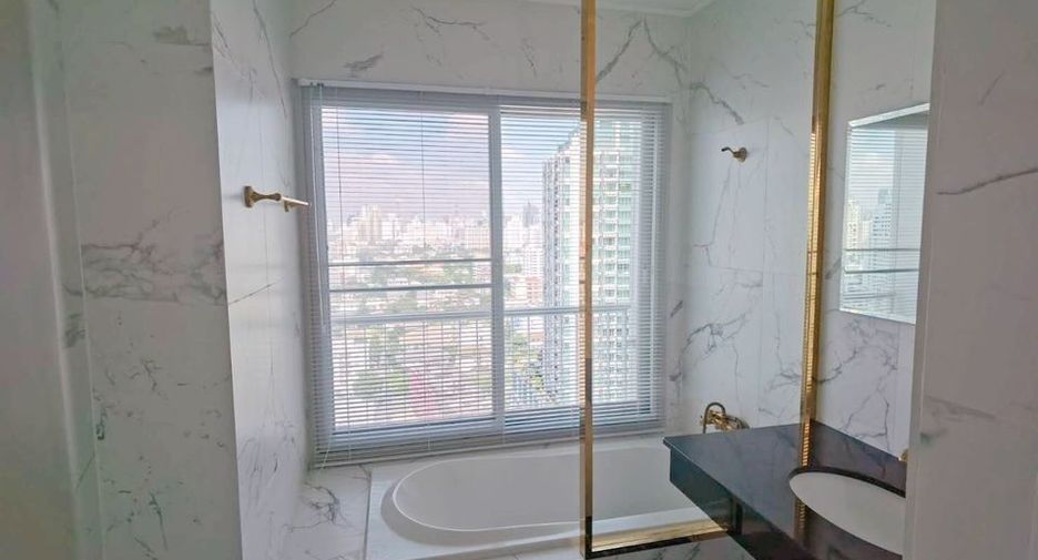 For rent 2 bedrooms condo in Watthana, Bangkok