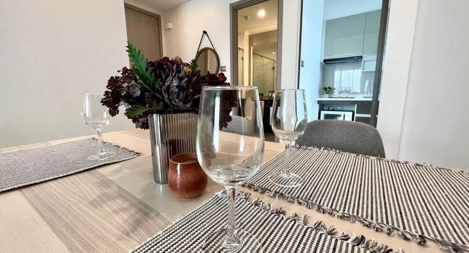 For rent 2 bedrooms condo in Watthana, Bangkok