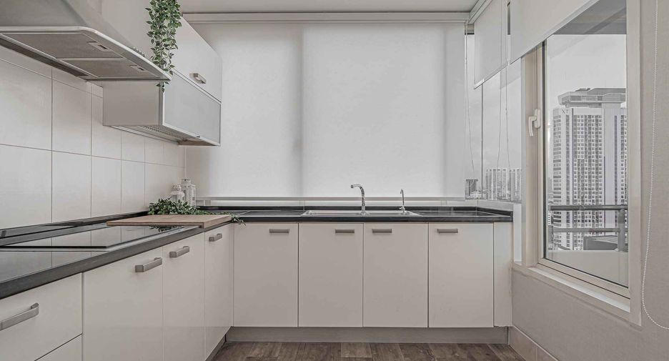 For rent and for sale 3 bedrooms condo in Watthana, Bangkok